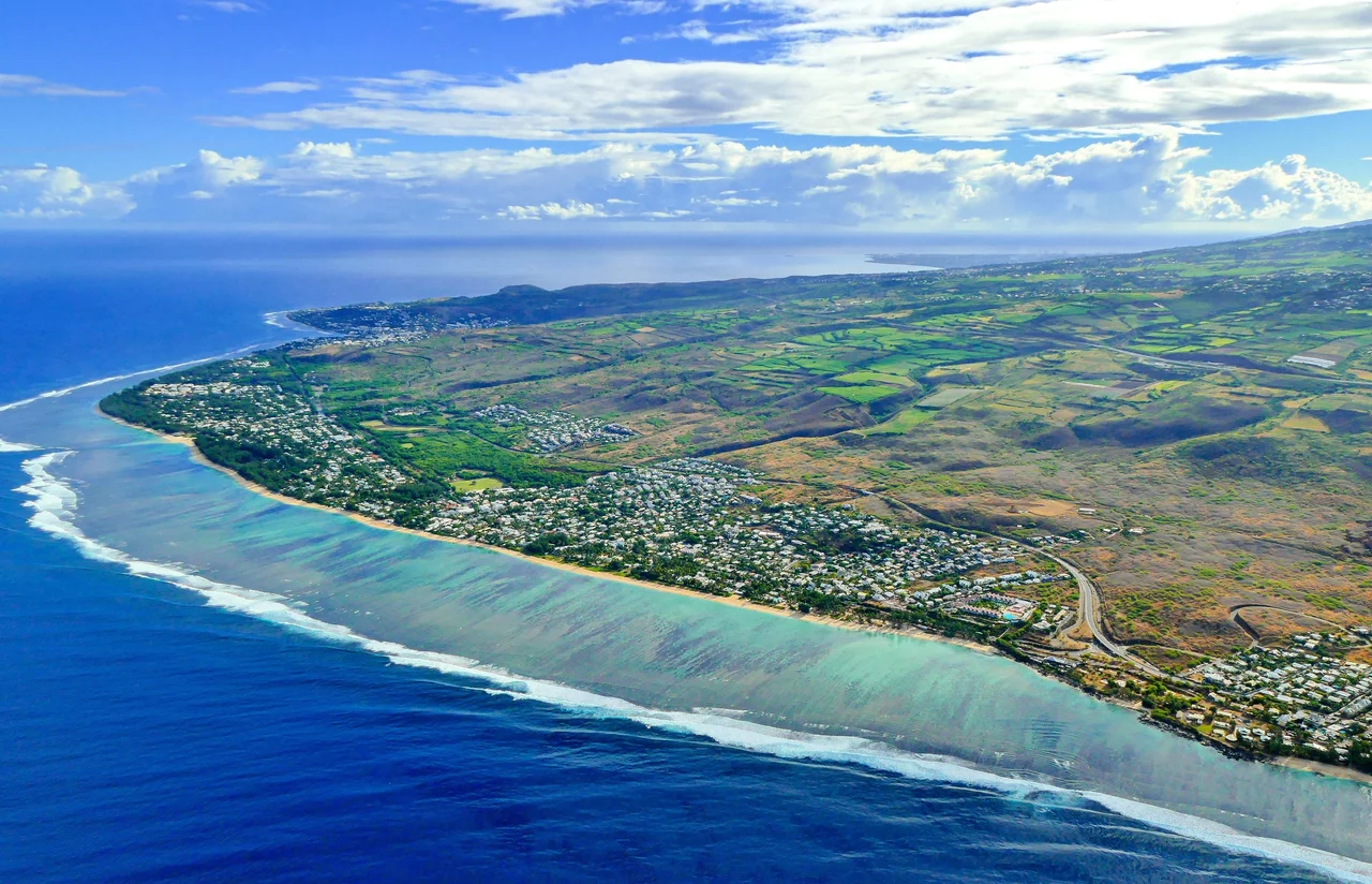 Land and sea (bird eye)